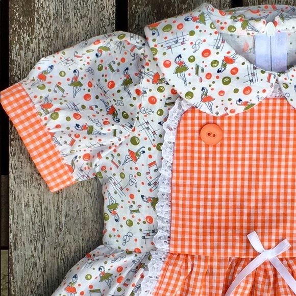 2T Vintage Apron Dress - Picture 2 of 4